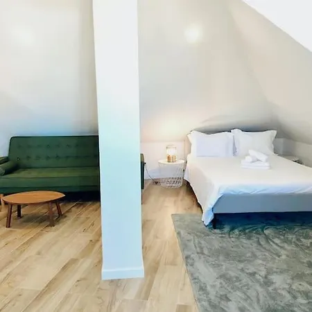 Graceful Tejo 204 * Lisbon