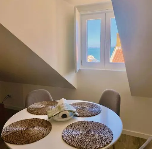 Graceful Tejo 204 * Lisboa